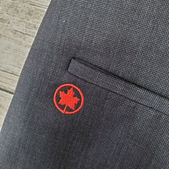 Air Canada Men’s Crew Uniform Vest 100% Wool Size R/20 NWT - Picture 2 of 7